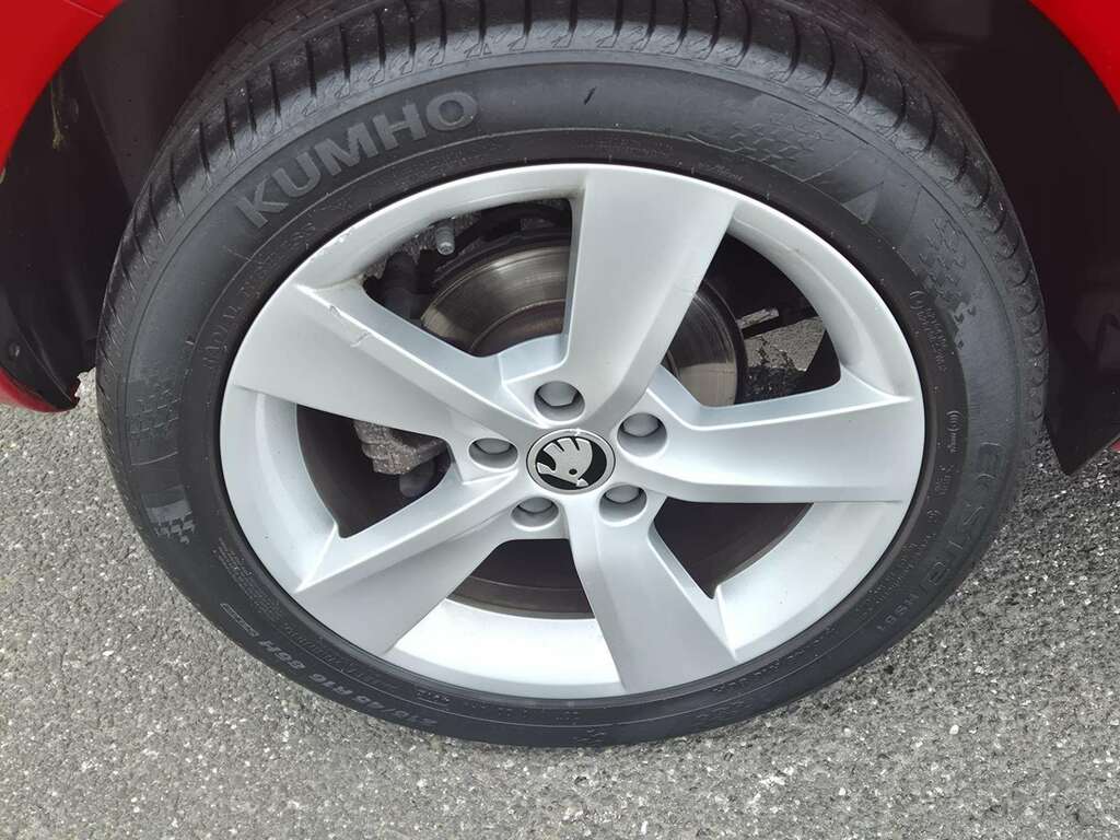 Skoda Fabia 1.0 Tsi 110 Se L Dsg Red #6