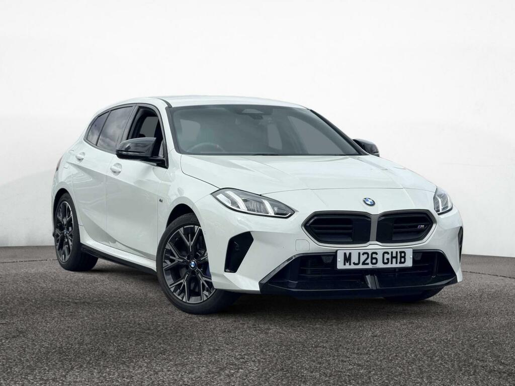 BMW 1 Series M135 Xdrive Step White
