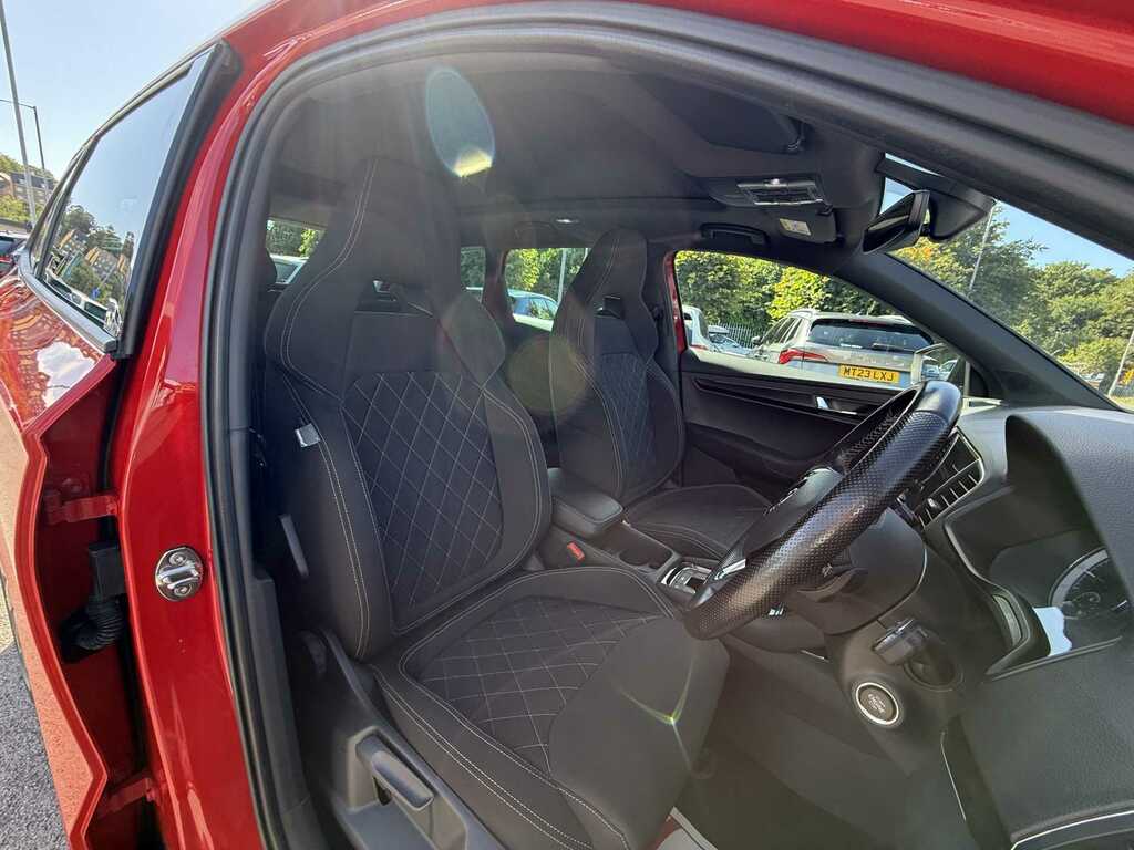 Skoda Karoq 1.5 Tsi Sport Line 4X4 Dsg WU19UZN Red #2