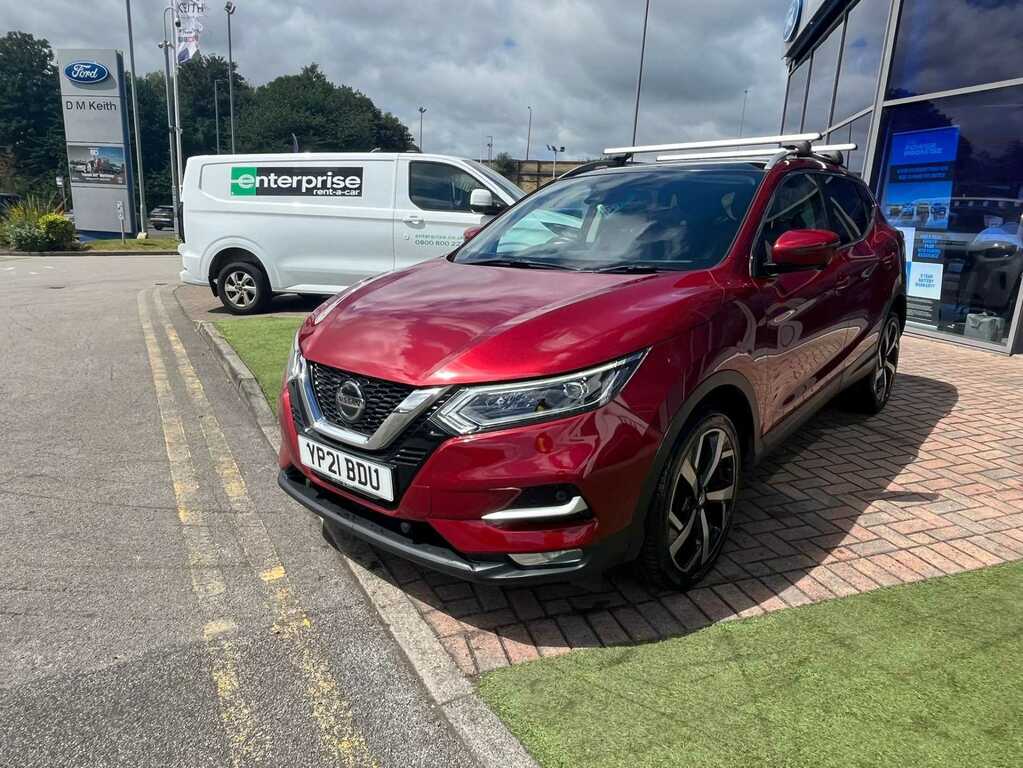 Nissan Qashqai 1.3 Dig-t N-motion YP21BDU Red #2
