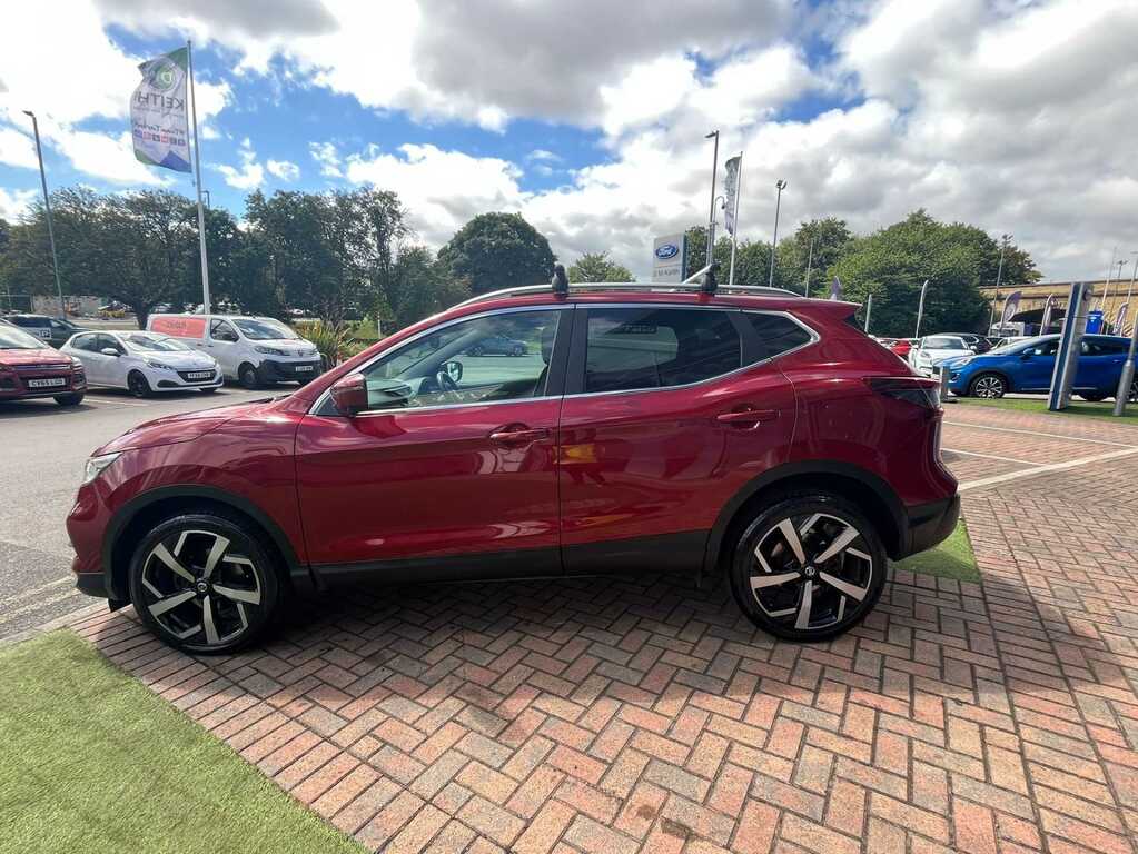 Nissan Qashqai 1.3 Dig-t N-motion YP21BDU Red #3