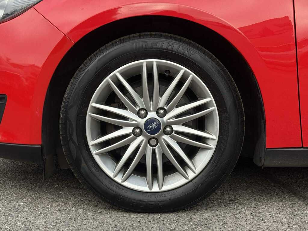 Ford Focus 1.0 Ecoboost 125 Zetec Edition DN18WRF Red #5