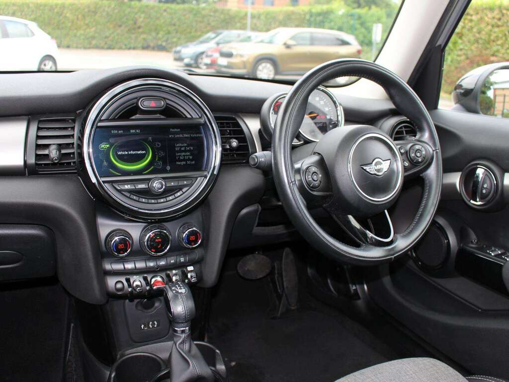 Mini Hatch 1.5 Cooper D Grey #2