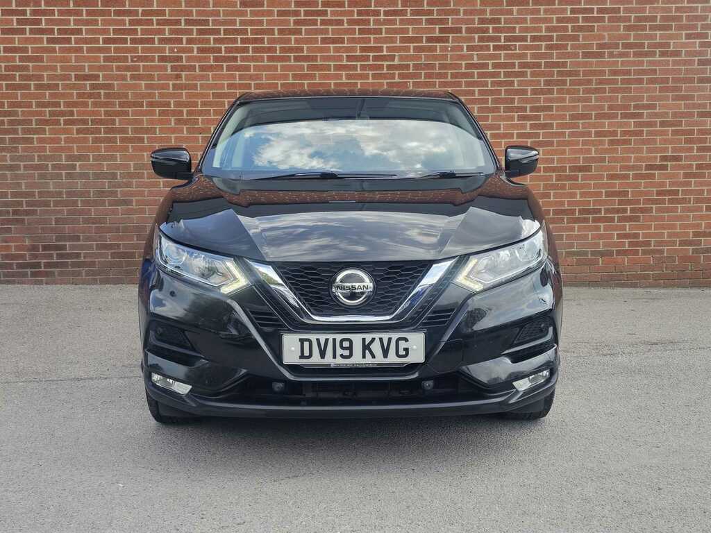 Nissan Qashqai 1.3 Dig-t Acenta Premium DV19KVG Black #2