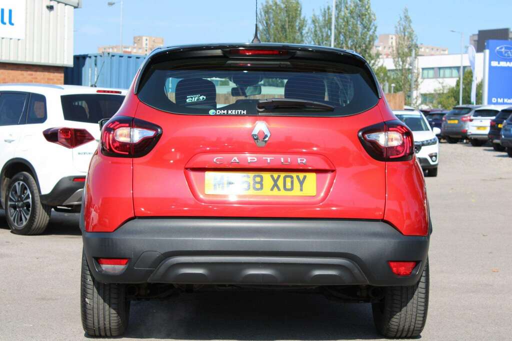 Renault Captur 0.9 Tce 90 Play Red #5