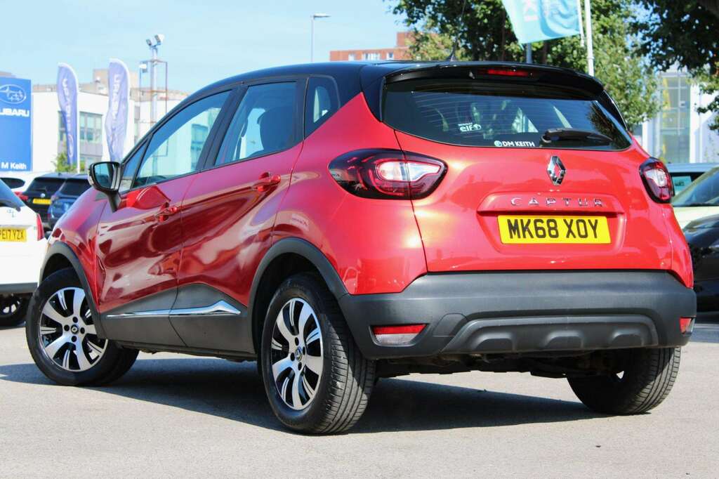 Renault Captur 0.9 Tce 90 Play Red #4