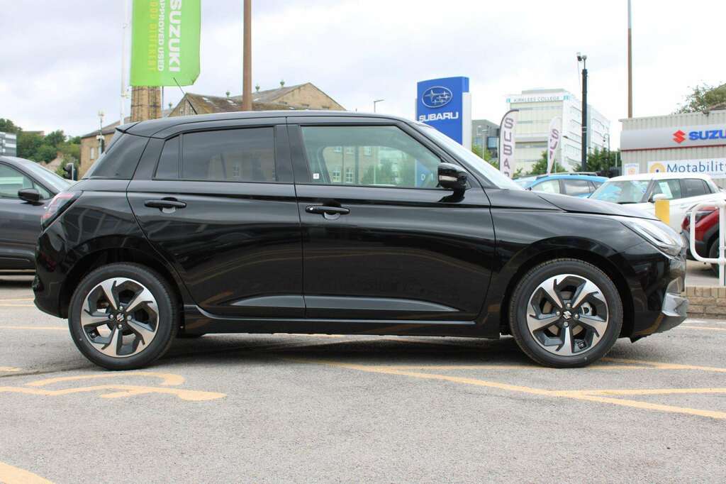 Suzuki Swift 1.2 Mild Hybrid Ultra Black #4
