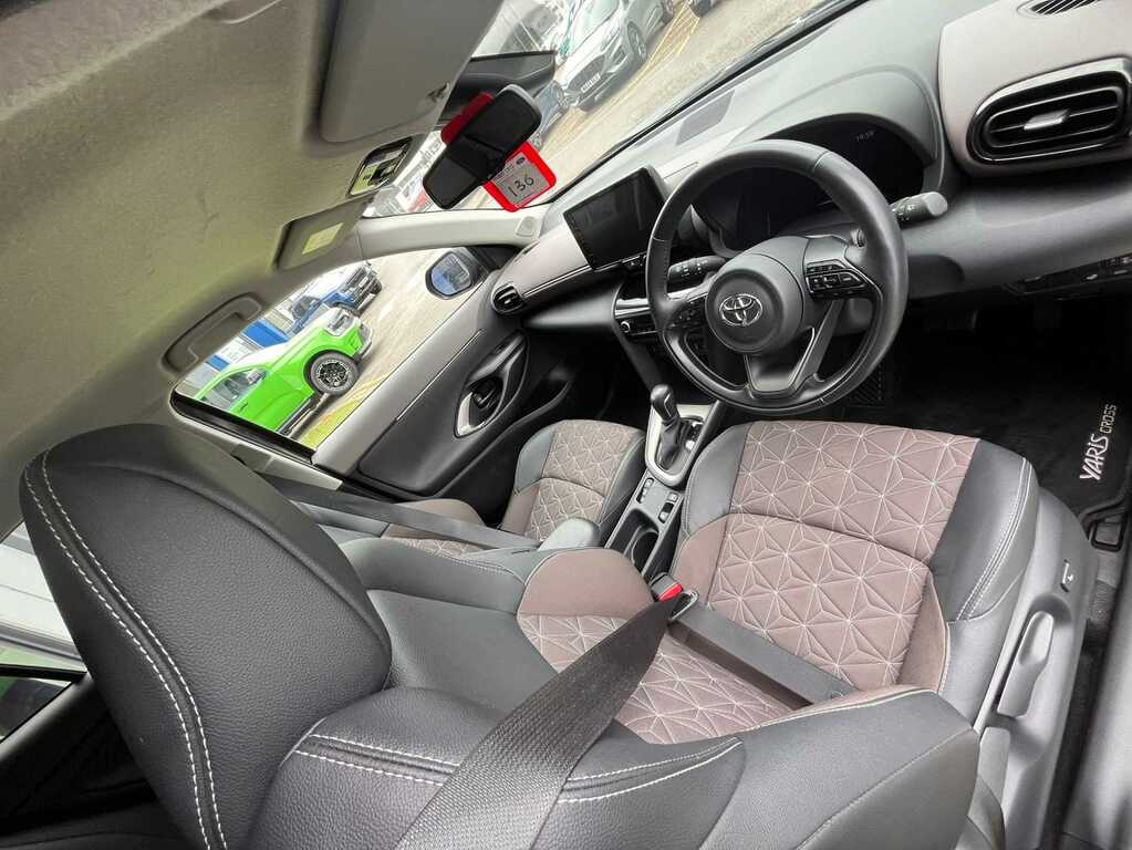 Toyota Yaris Cross 1.5 Hybrid Excel Cvt Grey #4