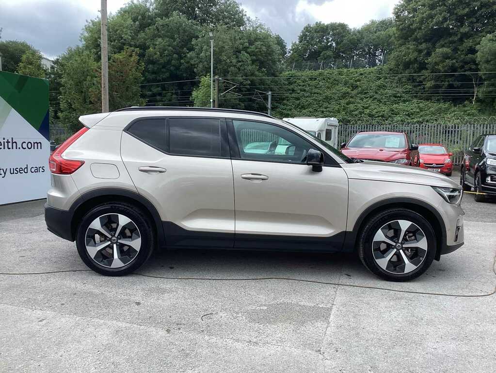 Volvo XC40 2.0 B3p Plus Dark LD24DWE Gold #5