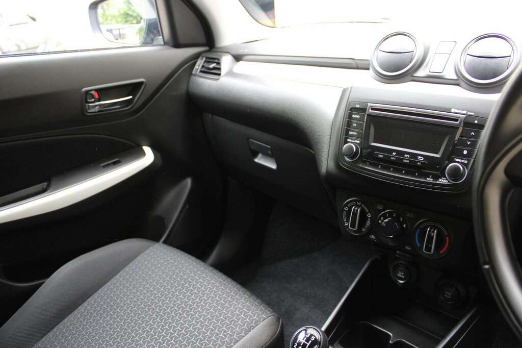 Suzuki Swift 2020 Suzuki Swift 1.2 Sz-t Dualjet Mild Hybrid Blue #25