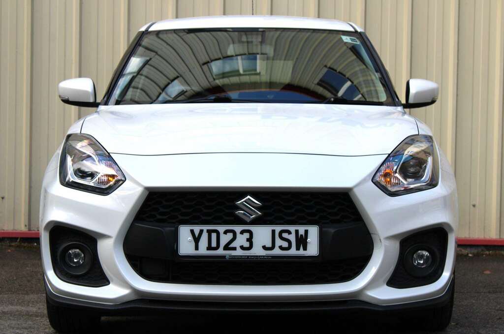 Suzuki Swift 1.4 Boosterjet 48V Hybrid Sport White #3