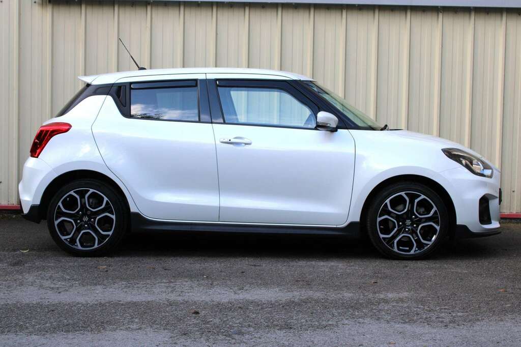 Suzuki Swift 1.4 Boosterjet 48V Hybrid Sport White #4
