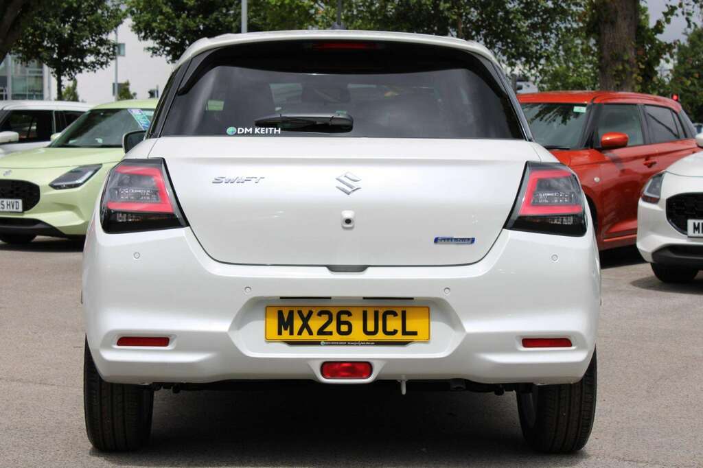 Suzuki Swift 1.2 Mild Hybrid Motion White #6