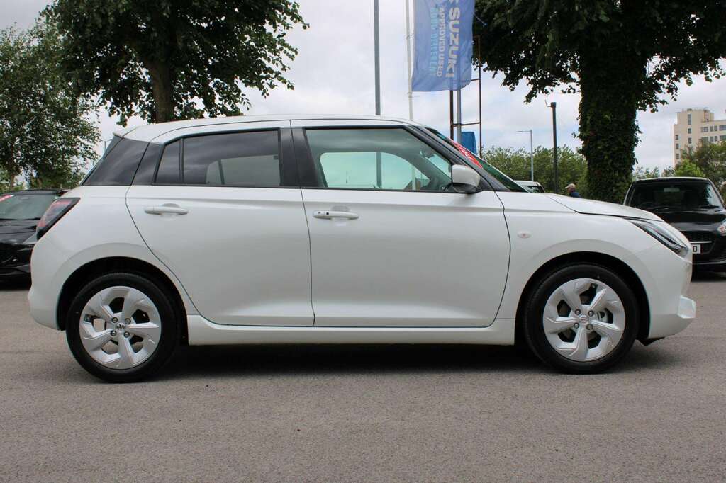 Suzuki Swift 1.2 Mild Hybrid Motion White #3