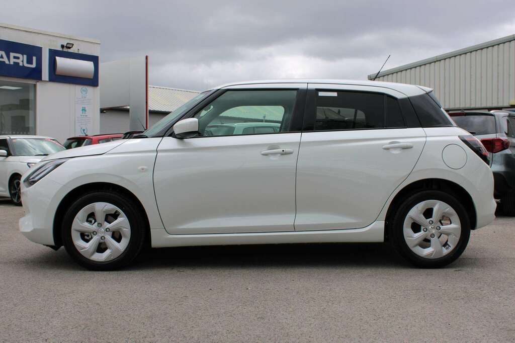 Suzuki Swift 1.2 Mild Hybrid Motion White #4