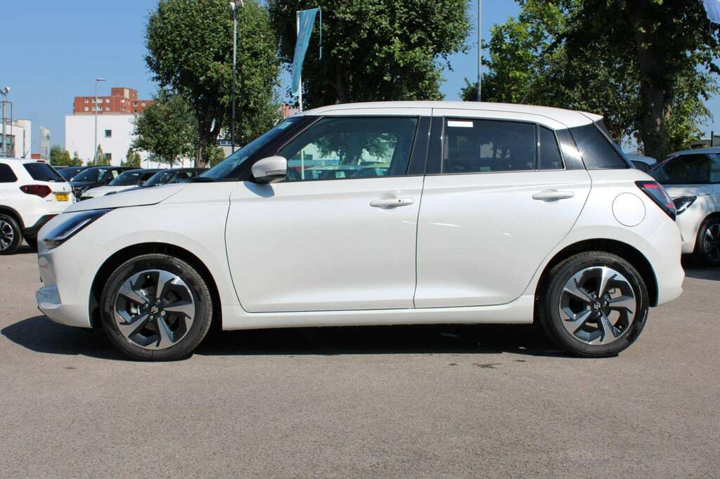 Suzuki Swift 1.2 Mild Hybrid Ultra MC26BJK White #4