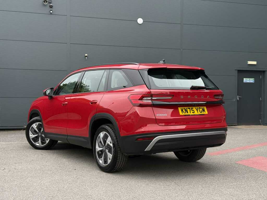 Skoda Kodiaq 1.5 Tsi E-tec Se Dsg 7 Seat KN75YGM Red #3