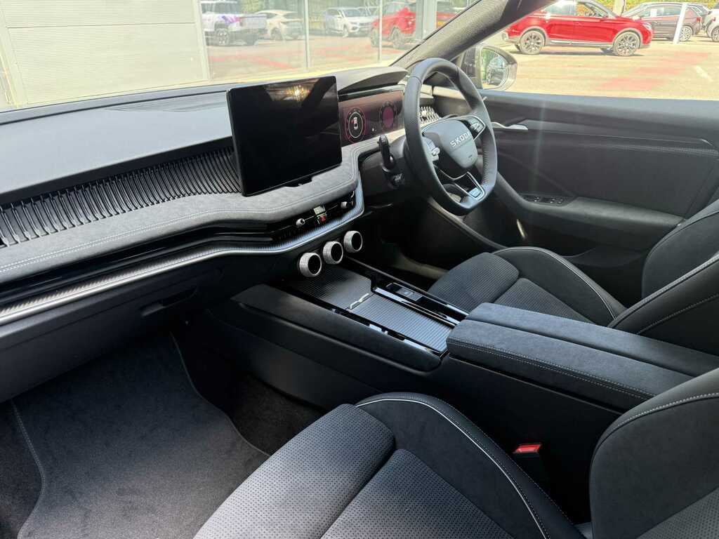 Skoda Superb 2.0 Tdi 193 Sportline 4X4 Dsg FV26RZL Black #6
