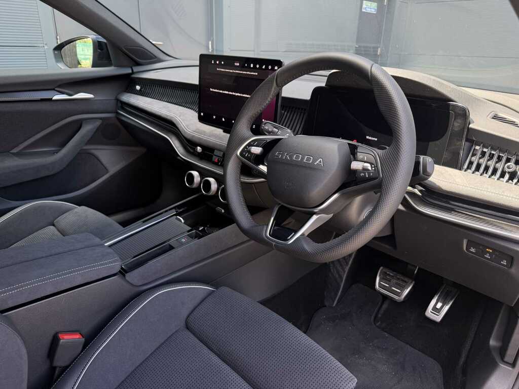 Skoda Superb 2.0 Tdi 193 Sportline 4X4 Dsg FV26RZL Black #2