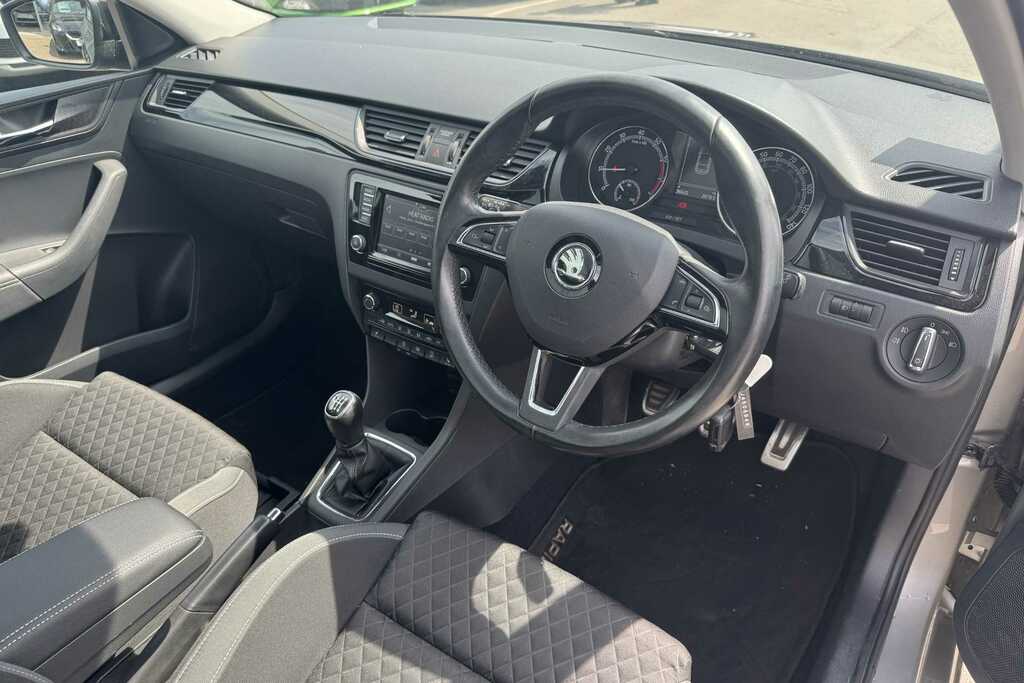 Skoda Rapid Spaceback 1.0 Tsi 110 Se Sport Brown #6