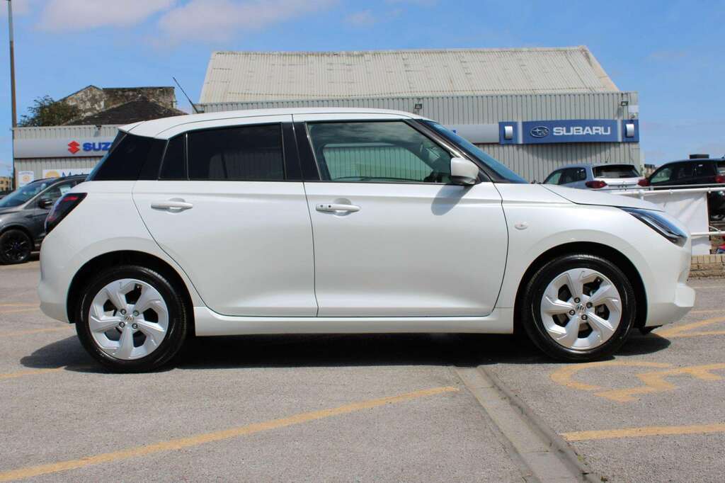 Suzuki Swift 1.2 Mild Hybrid Motion Cvt KP75YNG White #4