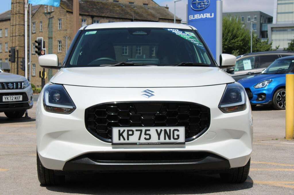 Suzuki Swift 1.2 Mild Hybrid Motion Cvt KP75YNG White #2