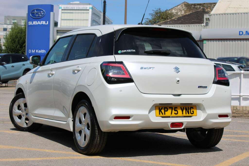 Suzuki Swift 1.2 Mild Hybrid Motion Cvt KP75YNG White #5