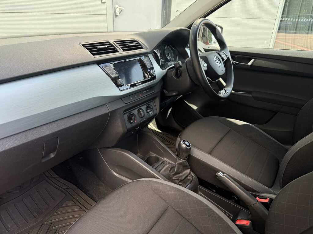 Skoda Fabia 1.0 Tsi Colour Edition YY70XCL Red #6
