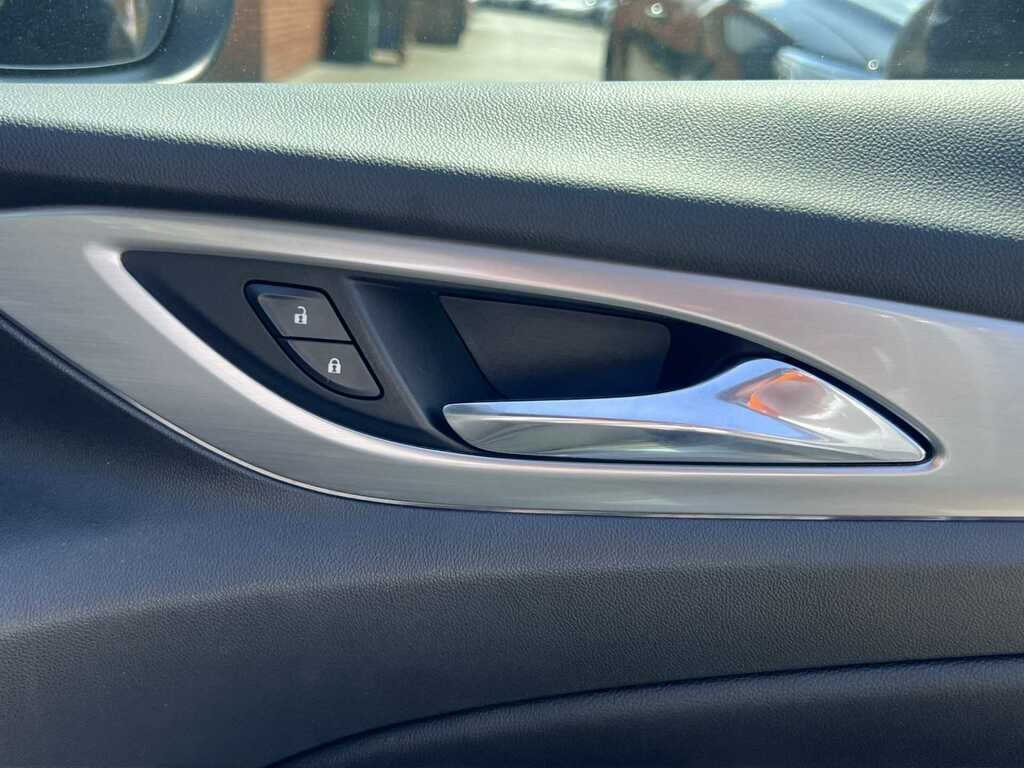 Vauxhall Insignia Hatchback Brown #27