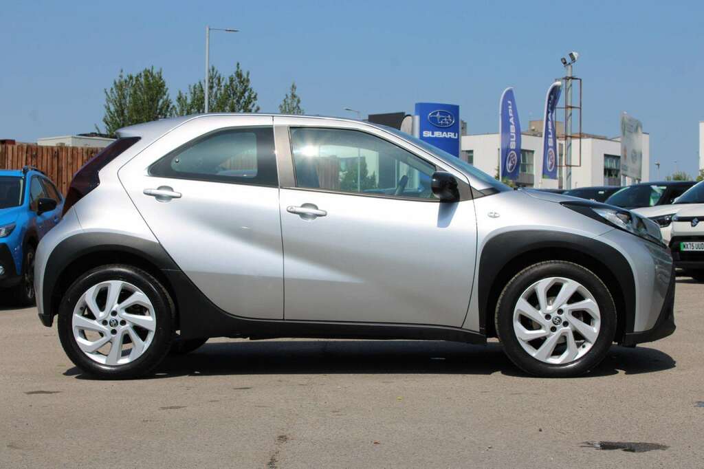 Toyota Aygo X 1.0 Vvt-i Pure Silver #3