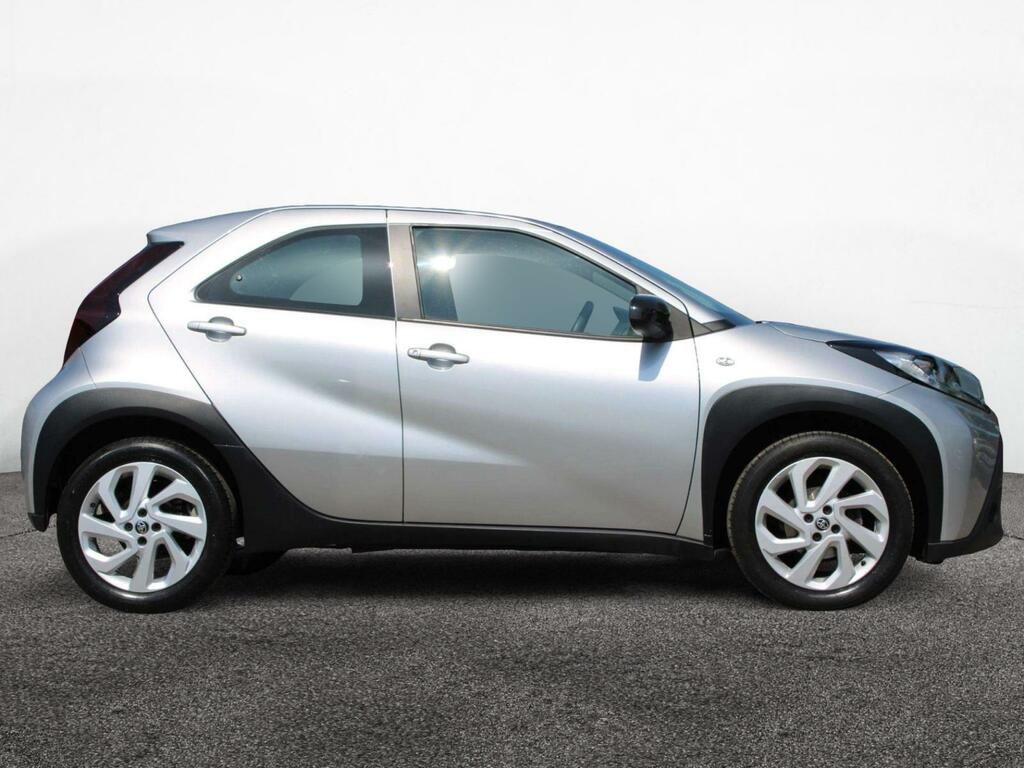 Toyota Aygo X 1.0 Vvt-i Pure DS23WCA Silver #3