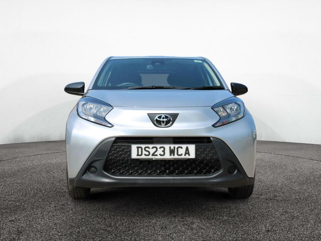 Toyota Aygo X 1.0 Vvt-i Pure DS23WCA Silver #2