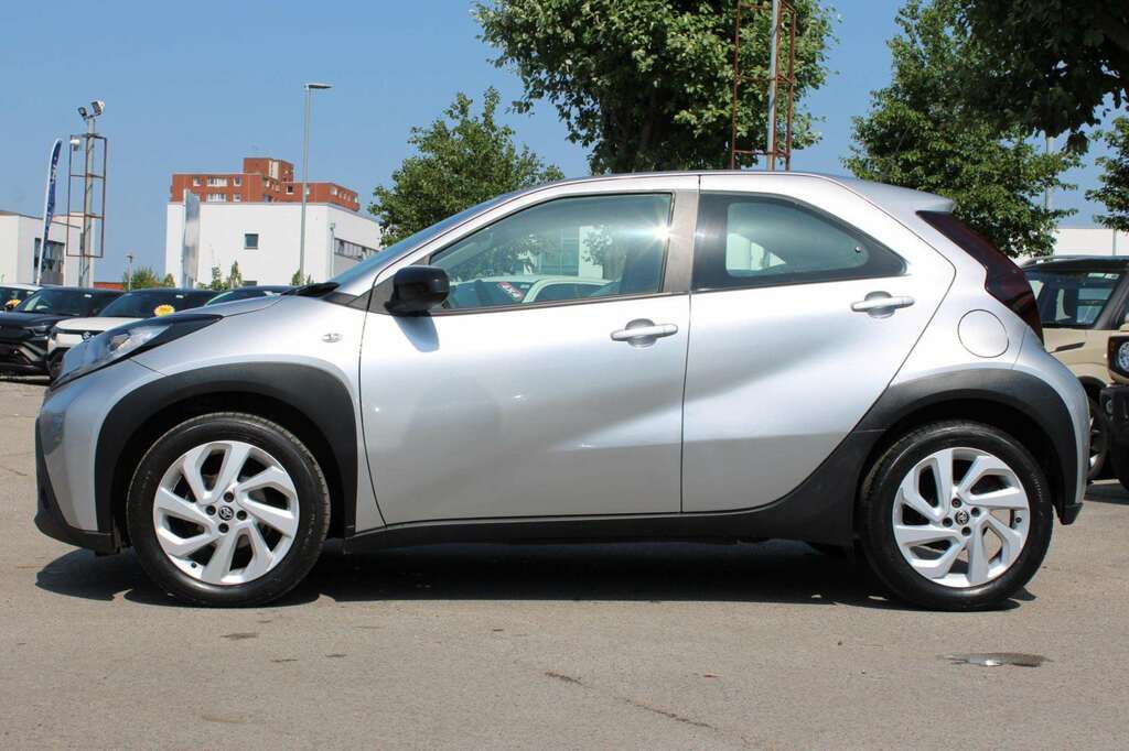 Toyota Aygo X 1.0 Vvt-i Pure Silver #4