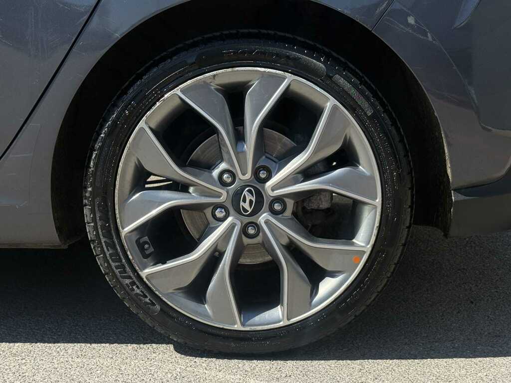 Hyundai I30 Hatchback White #7