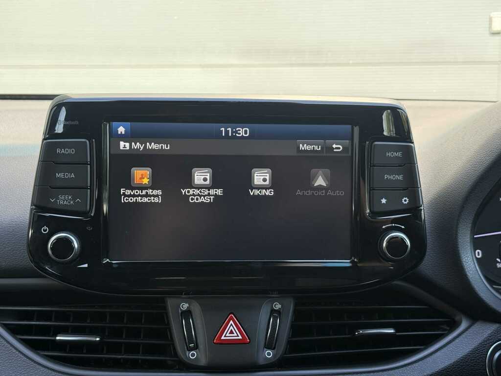 Hyundai I30 Hatchback White #38