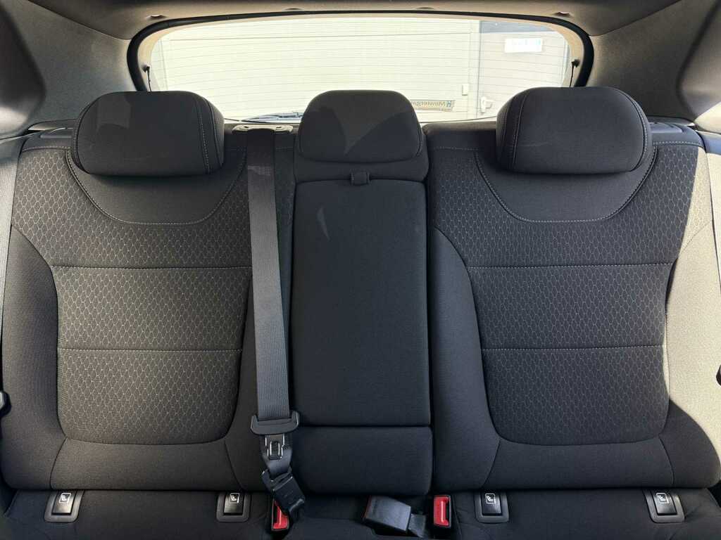 Hyundai I30 Hatchback White #10