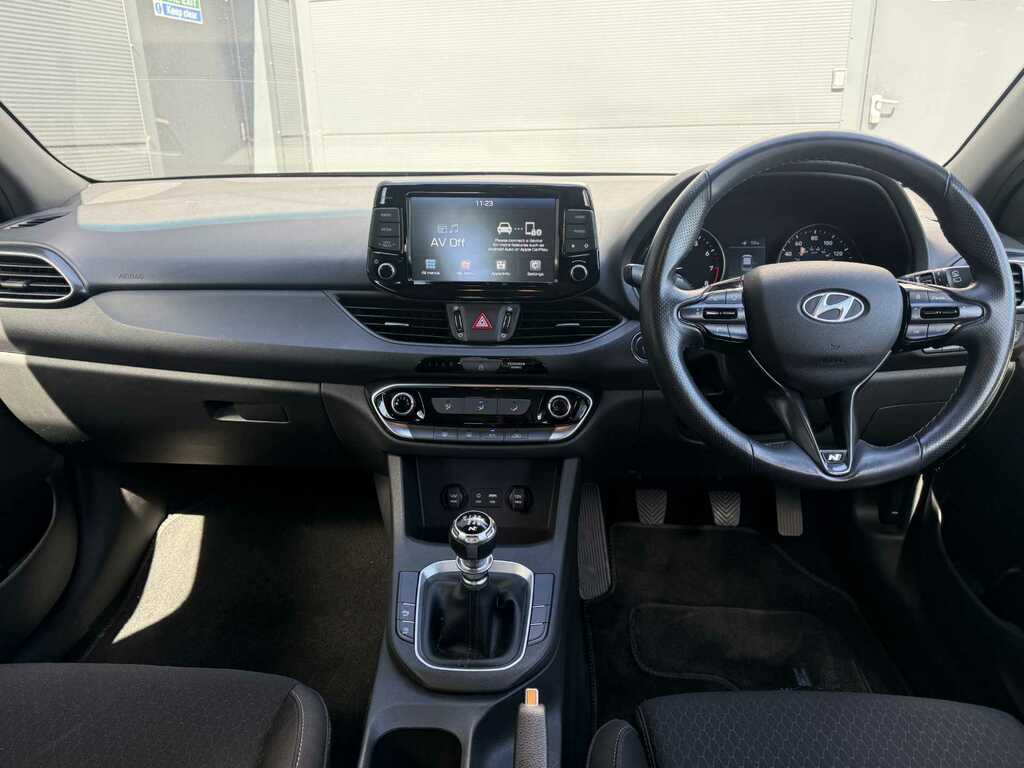 Hyundai I30 Hatchback White #22