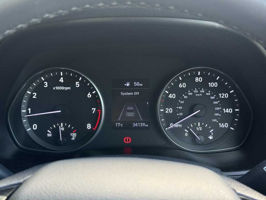 Hyundai I30 Hatchback White #31