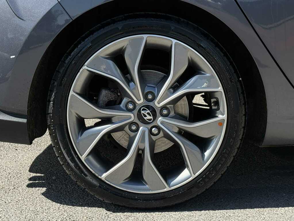 Hyundai I30 Hatchback White #19