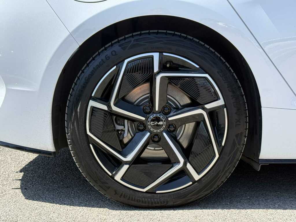 Byd Seal 82.5Kwh Excellence Awd White #26