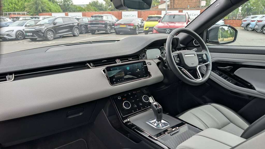 Land Rover Range Rover Evoque 1.5 P300e Evoque Edition YL23GGO Brown #2