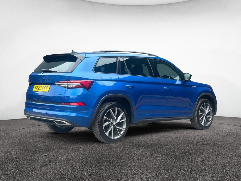 Skoda Kodiaq 2.0 Tdi Sport Line 4X4 Dsg 7 Seat Blue #3