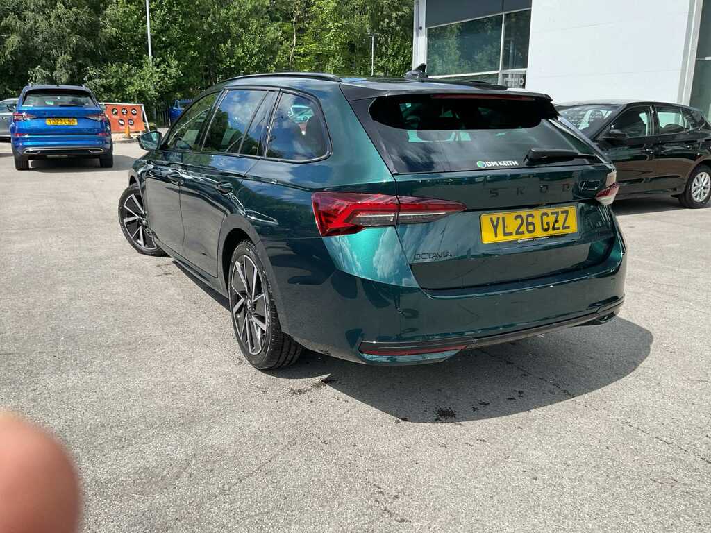 Skoda Octavia 1.5 Tsi 150 E-tec Sportline Dsg Green #3