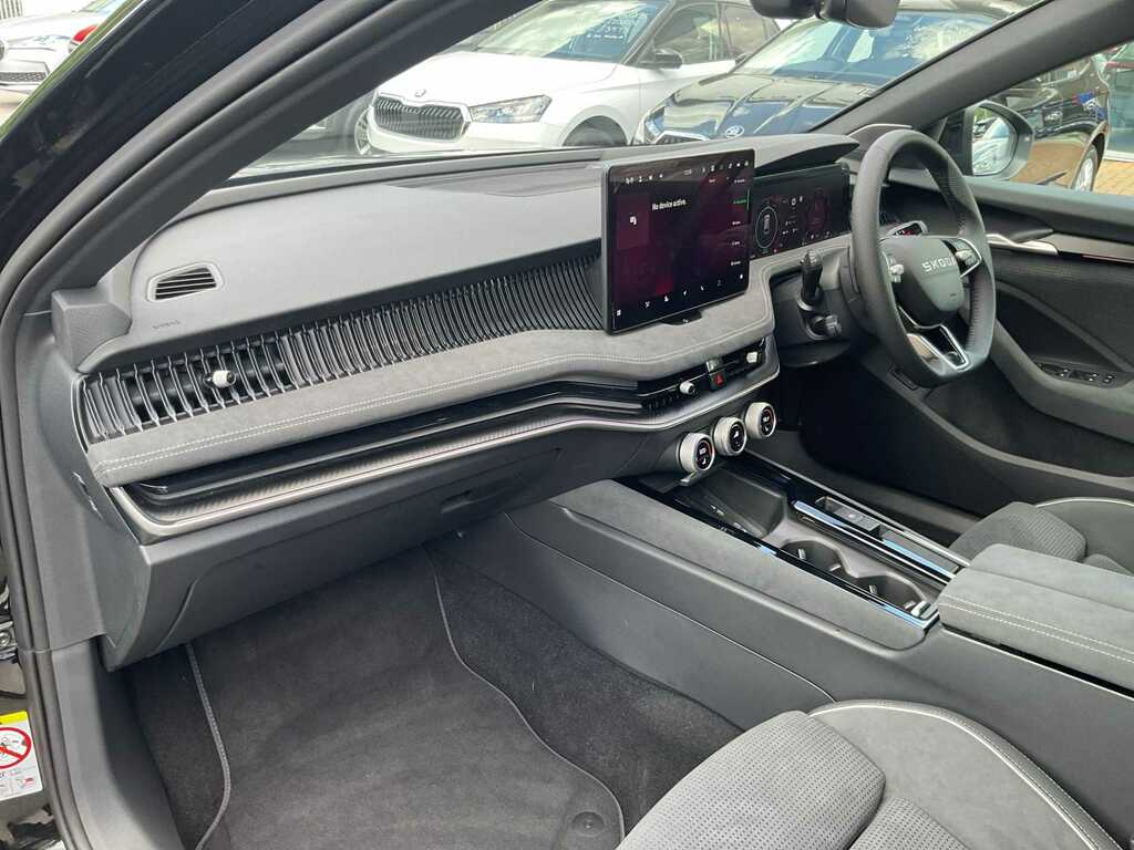 Skoda Superb 1.5 Tsi Iv Sportline Dsg Black #2