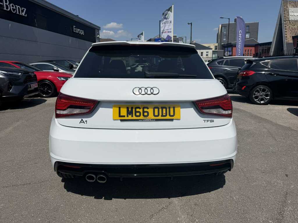 Audi A1 1.4 Tfsi 150 Black Edition White #6