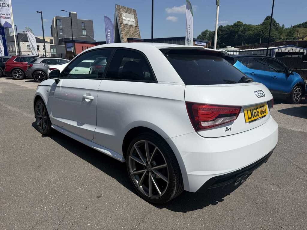 Audi A1 1.4 Tfsi 150 Black Edition White #5