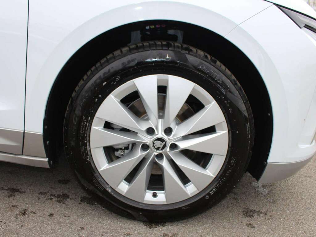 Skoda ENYAQ 63Kwh 60 Se L Suv 204 Ps White #5