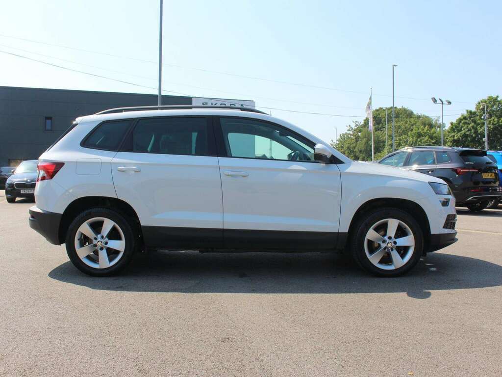 Skoda Karoq 1.5 Tsi Se Dsg White #5