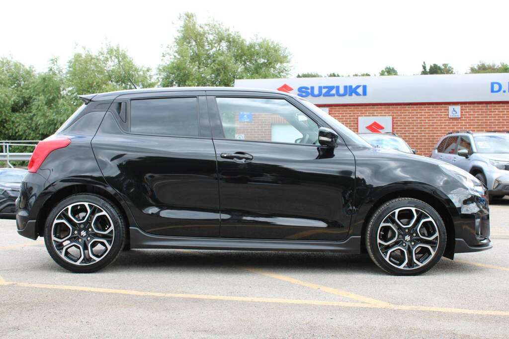 Suzuki Swift 1.4 Boosterjet 48V Hybrid Sport Black #3