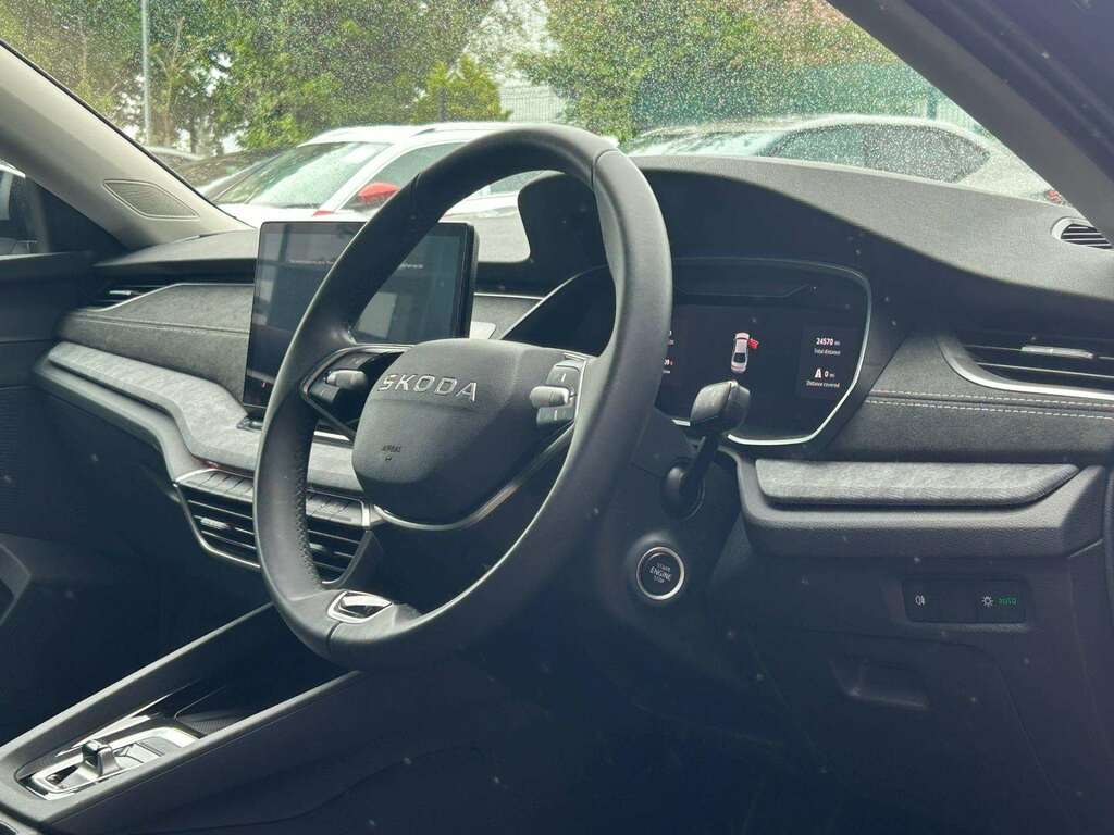 Skoda Octavia 1.5 Tsi 150 E-tec Se L Dsg YE25KNF Black #2